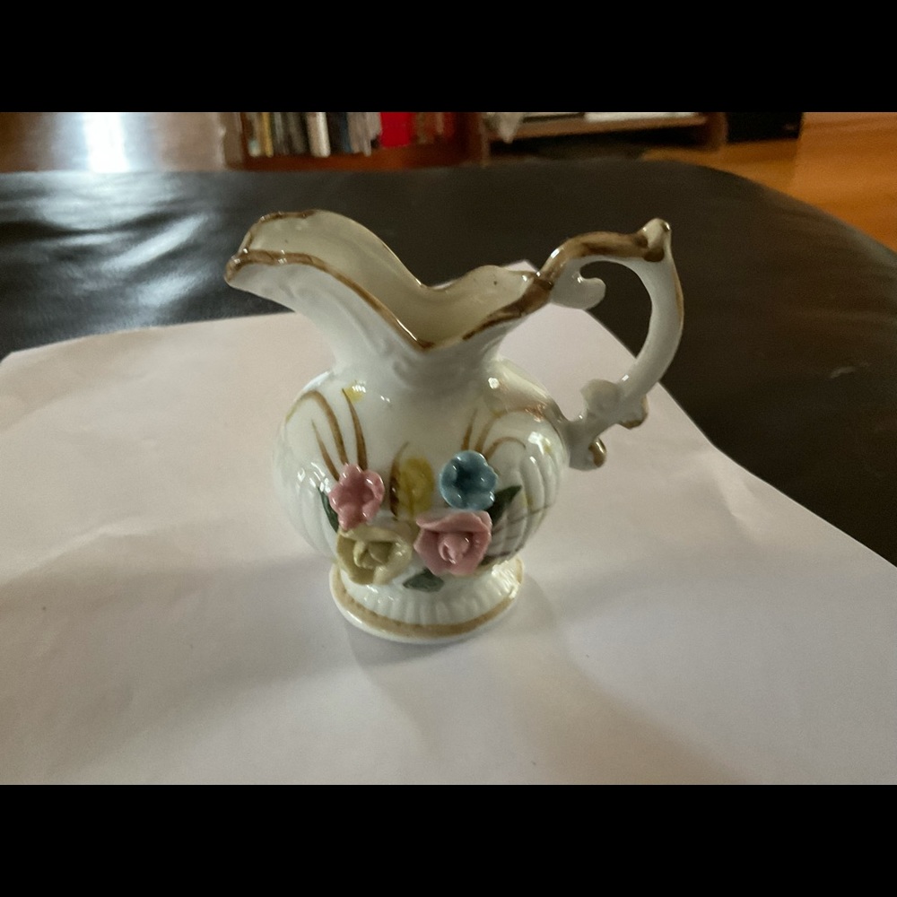 Capodimonte vintage small condiment pitcher glass mint condition